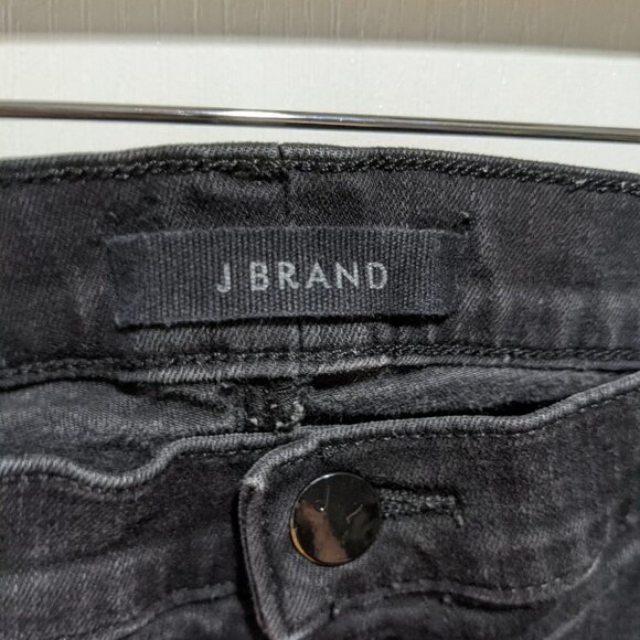 J Brand | Maria plus size hi-rise Vanity skinny jeans in black - Picture 5 of 11